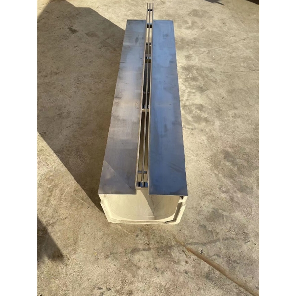 中雙縫線性排水溝