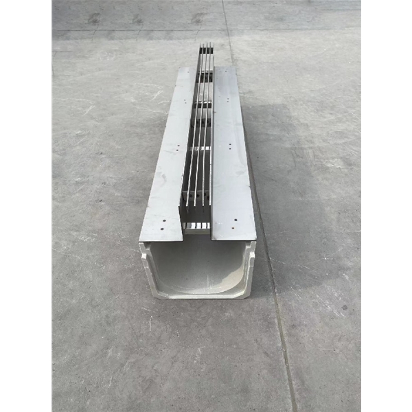 中四縫線性排水溝